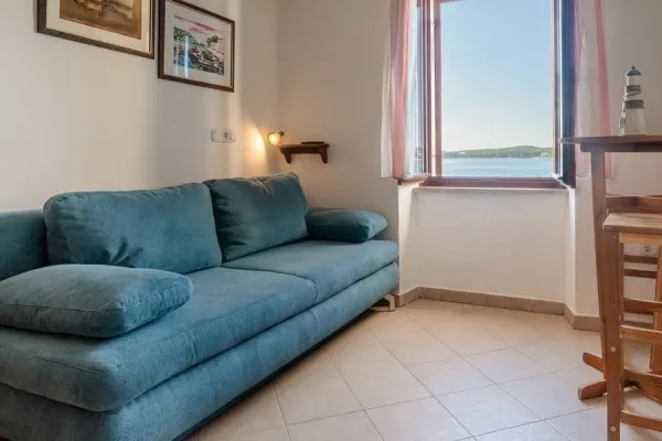 Wohnung in der 1. Reihe zum Meer im Stadtzentrum von Rovinj, Bild 3