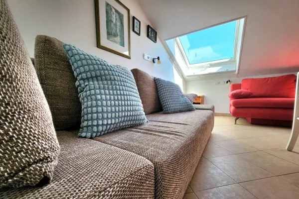 Wohnung im Dachgeschoss mit wunderschönem Meerblick, Bild 2