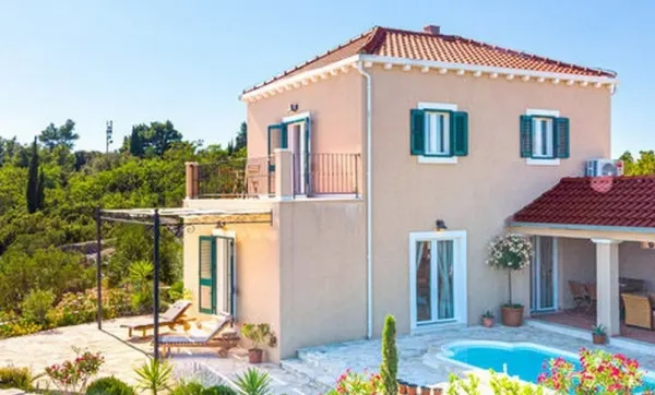Mediterrane Villa mit Pool in ruhiger Lage, Bild 2