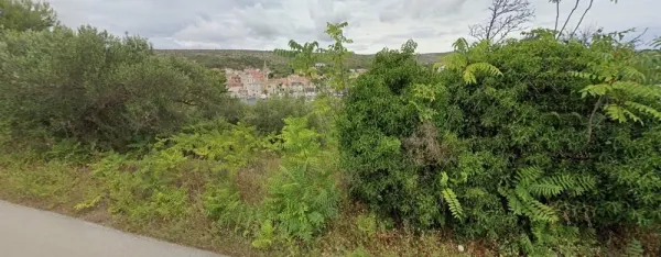 Grundstück in Insel Brac