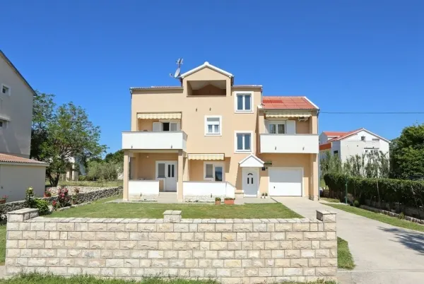 Apartmenthaus nahe dem Meer, Insel Pag, Bild 3