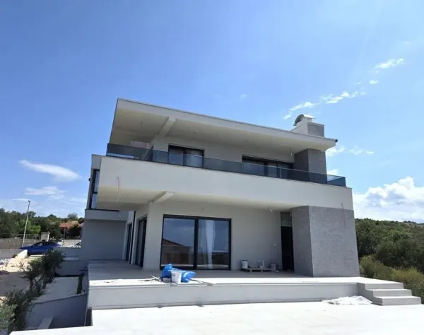 Moderne Luxusvilla mit Meerblick in ruhiger Lage, Bild 2