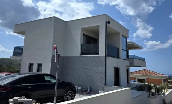 Moderne Luxusvilla mit Meerblick in ruhiger Lage, Bild 3
