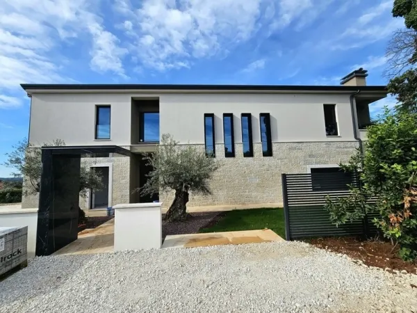 Moderne Villa mit Swimmingpool, Bild 3