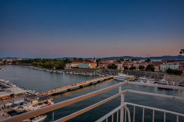 Modernes Appartement in außergewöhnlicher Lage direkt am Meer, Bild 3