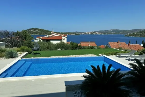 Moderne Villa mit Pool und Meerblick, Bild 3