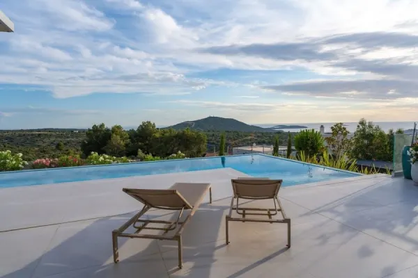 Moderne Villa mit Infinity-Pool und Panorama-Meerblick, Bild 3