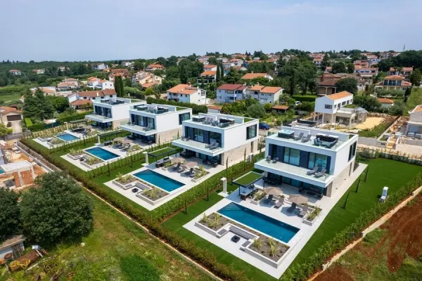 Moderne Villa mit Swimmingpool und Dachterrasse, Region Porec, Bild 3