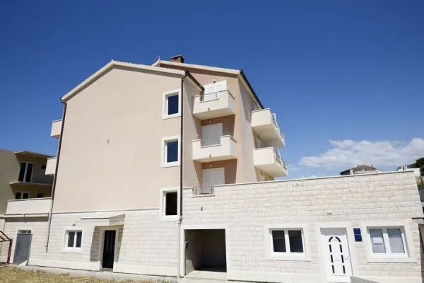 Apartmenthaus mit 13 Wohneinheiten, Region Split, Bild 2