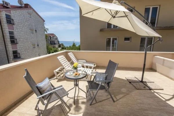 Apartmenthaus mit 13 Wohneinheiten, Region Split, Bild 3