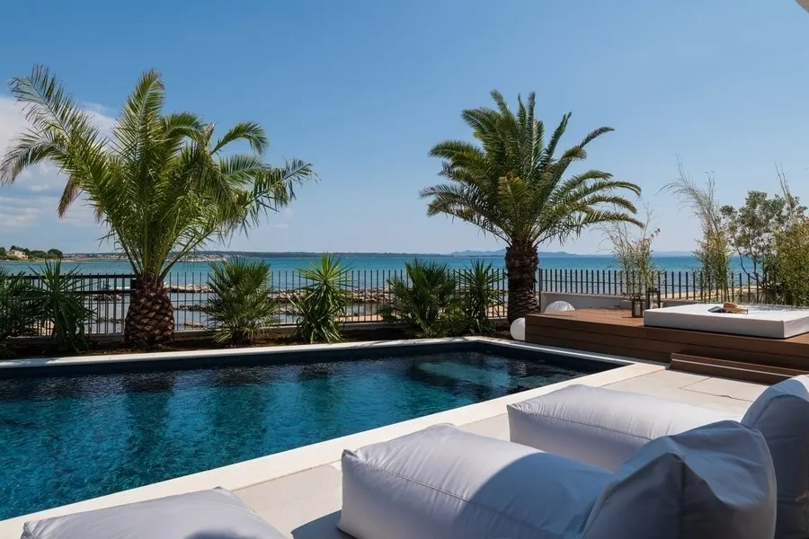 Moderne Luxusvilla direkt am Meer, Region Zadar