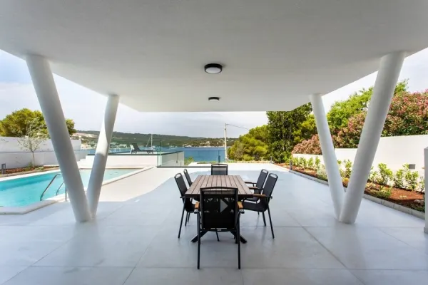 Moderne Villa mit Pool in der 1. Reihe zum Meer, Insel Solta, Bild 3
