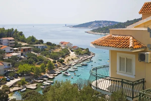 Villa mit Swimmingpool, Meerblick und Olivenhain, Region Rogoznica, Bild 2