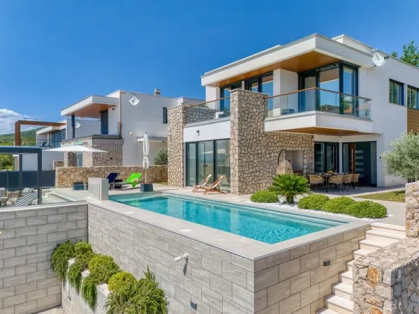 Luxusvilla mit Swimmingpool und Meerblick, Bild 2