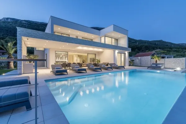 Villa in Kastela