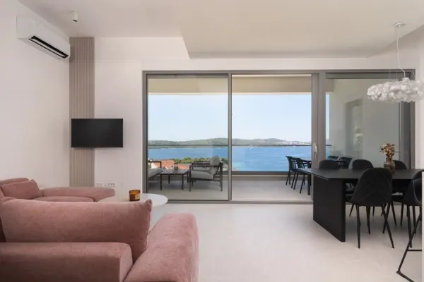 Modernes Duplex-Penthouse mit Pool und Meerblick, Bild 3
