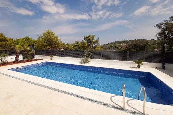 Neue Villa mit Pool und Meerblick, ca. 80 Meter zum Meer, Bild 3