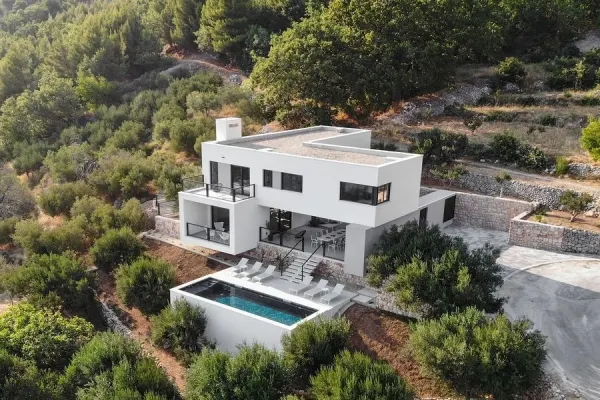 Einzigartige Villa mit Pool und Meerblick, Omis Riviera, Bild 2