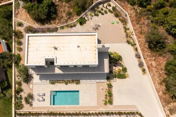 Moderne Luxusvilla mit Pool und Meerblick, Bild 3