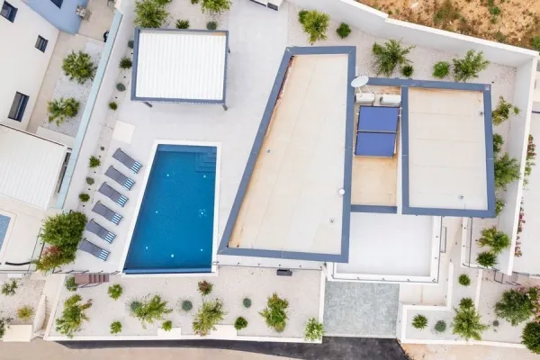 Neu erbaute Villa mit Infinity-Pool und Meerblick, Bild 3
