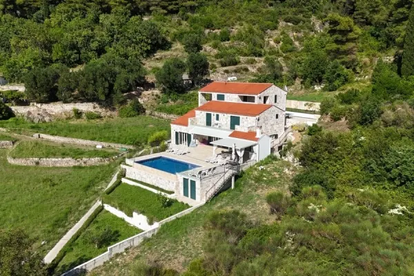 Villa mit Pool, Meerblick und Gästeapartment, Bild 2