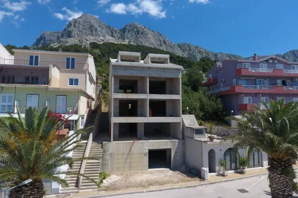 Unfertiges Apartmenthaus in erster Reihe zum Meer, Bild 3