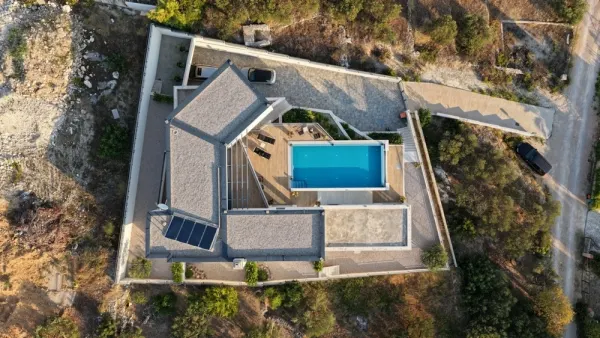 Moderne Villa mit beheiztem Pool, Aufzug und Panoramablick auf das Meer, Bild 3