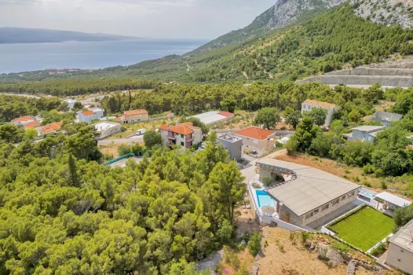Mediterrane Villa mit Swimmingpool, Sauna und Meerblick an der Makarska Riviera, Bild 3