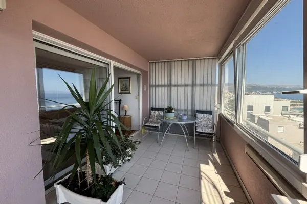 Renovierte Wohnung mit spektakulärem Meerblick, zwei Loggien und Garage, Bild 2