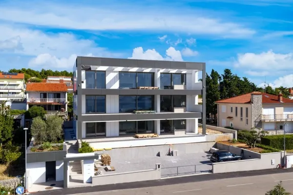 Exklusives Neubau-Apartment mit Meerblick, Garten und Pool, Bild 2