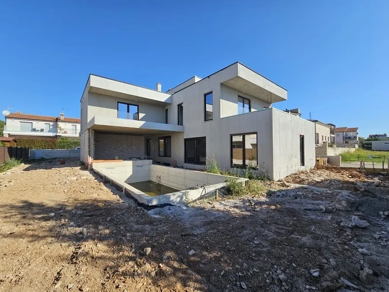 Moderne Villa mit Pool, Sauna und Meerblick