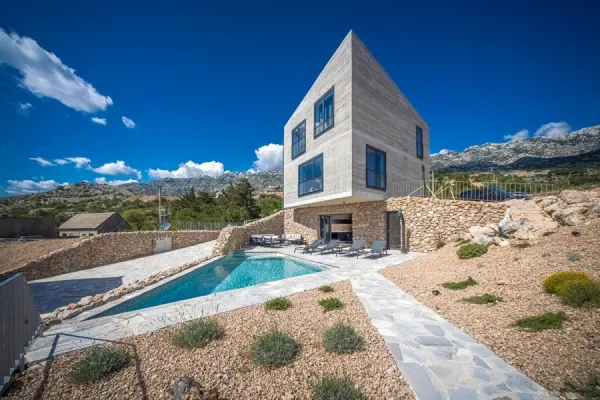 Villa in Karlobag