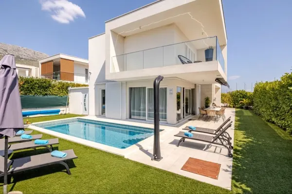 Moderne Villa mit beheiztem Pool, möbliert und bezugsfertig, Bild 2